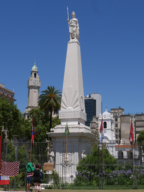 The Pir&aacute;mide de Mayo in the Plaza de Mayo, Buenos Aires