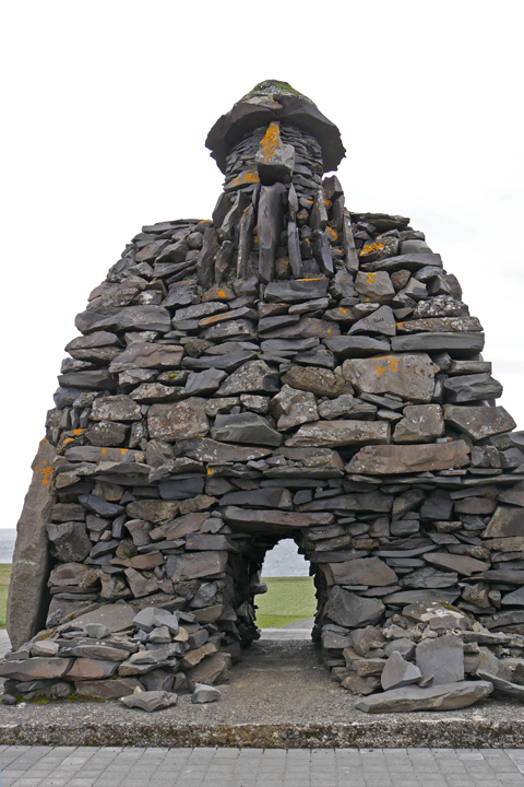 B&aacute;rður Snæfells&aacute;s Statue at Arnarstapi