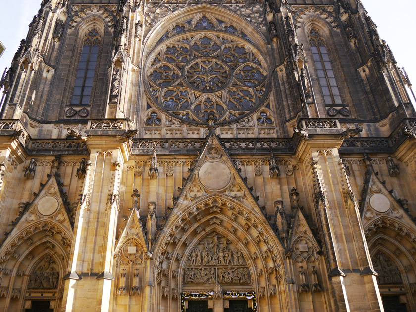 Main Entrance Fa&ccedil;ade of St. Vitus Cathedral