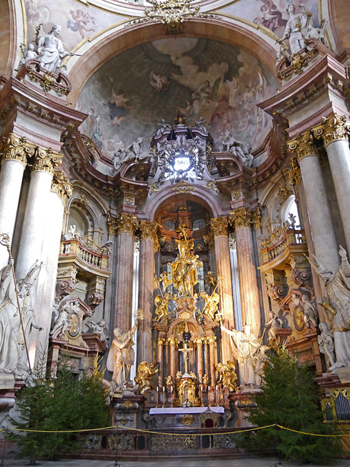 Altar, Church of St. Nicholas (Mal&aacute; Strana)