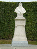 Bust of Leonardo da Vinci, Ch&acirc;teau d'Amboise Gardens
