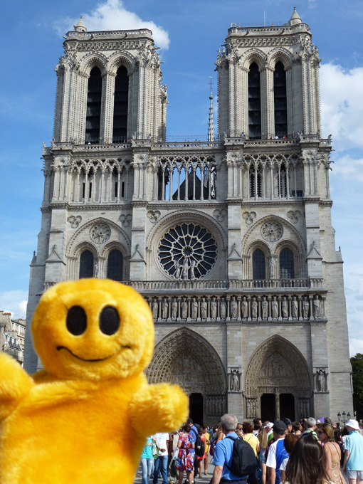 Mr. Happy at Cath&eacute;drale Notre-Dame