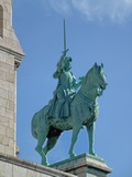 Statue at Front of la Basilique du Sacr&eacute;-Coeur
