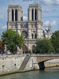 Cath&eacute;drale Notre-Dame from la Rive Gauche